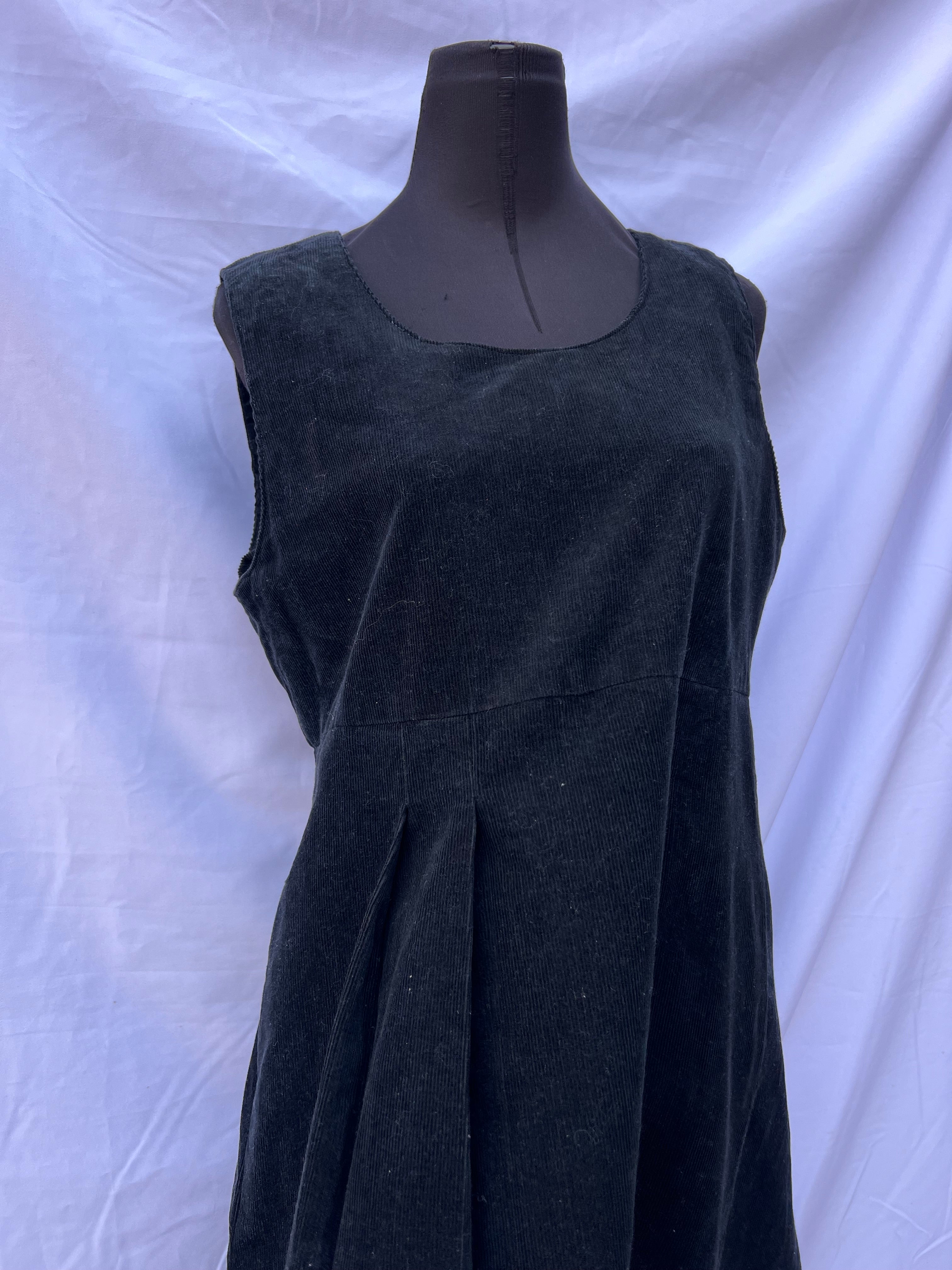 Preloved Dress (M)